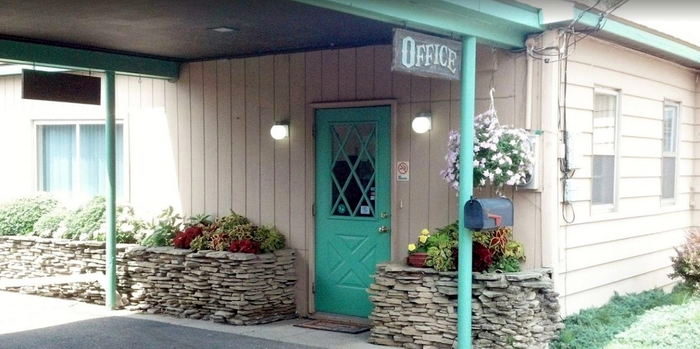 Aspen Motor Inn (Willing Motel) - Web Listing (newer photo)